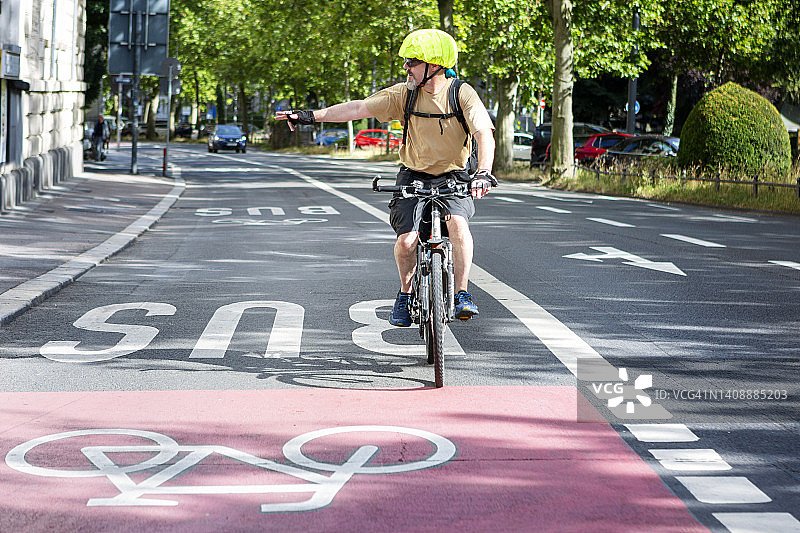 城市自行车道：城市交通概念图片素材