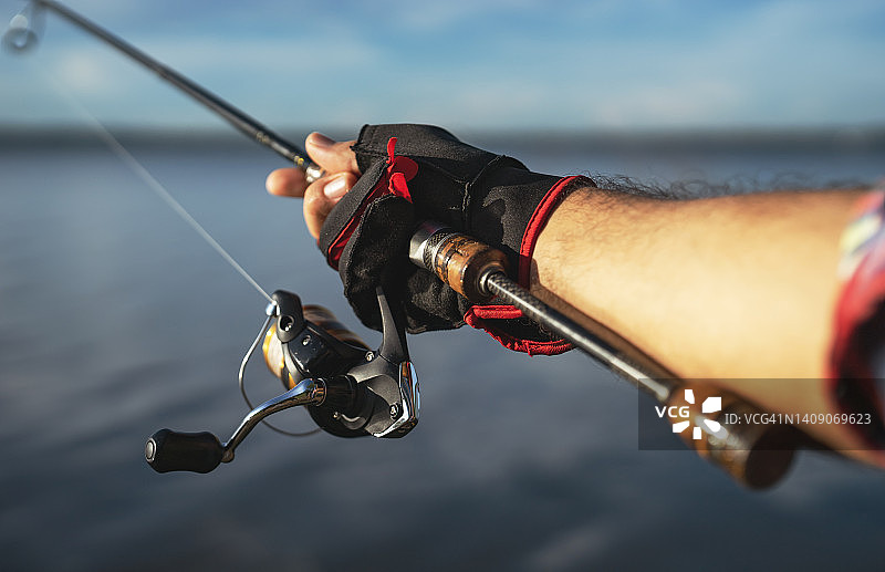 湖边垂钓图片素材