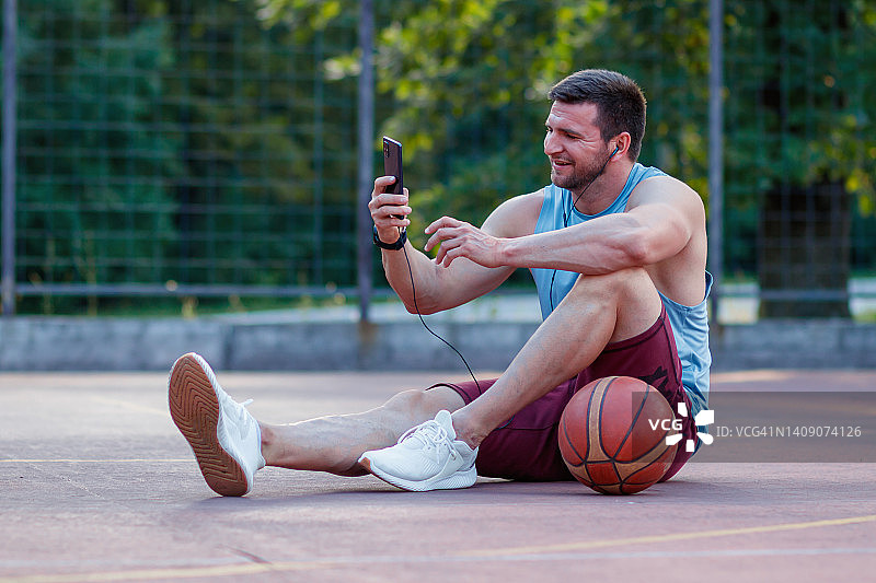 在田野上自拍图片素材