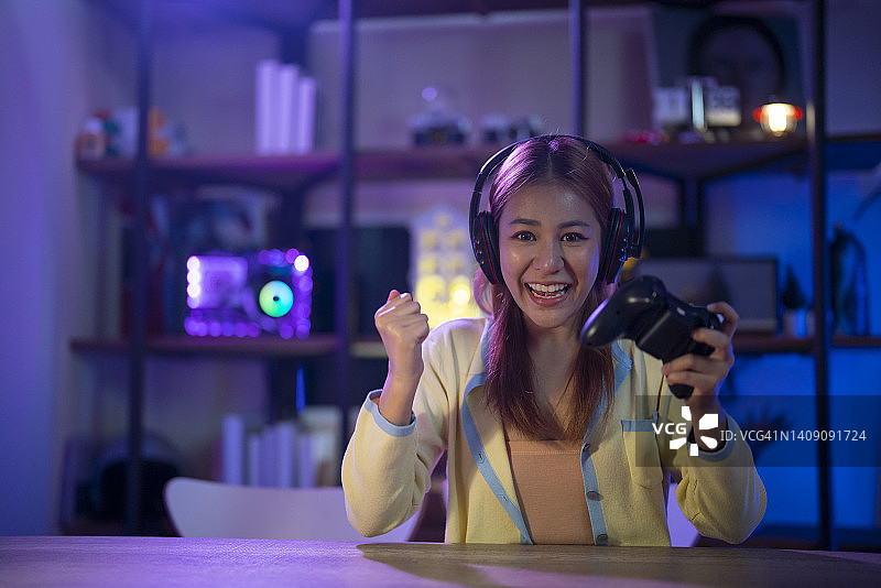 电视或显示器上的游戏视频图片素材