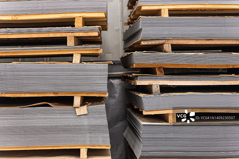 堆叠的建筑材料图片素材