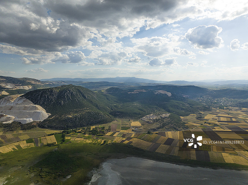 干涸的湖床图片素材
