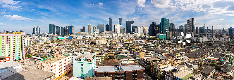泰国曼谷城市天际线全景及公寓前景图片素材