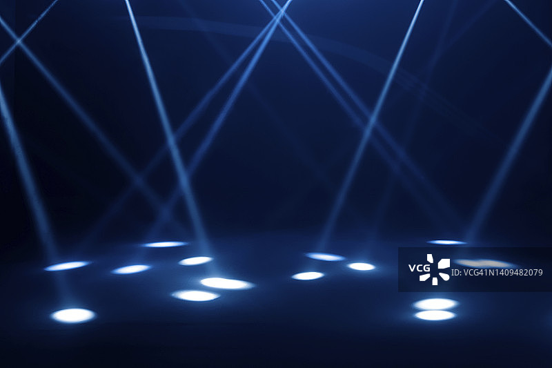 音乐会灯光下的蓝色舞台图片素材
