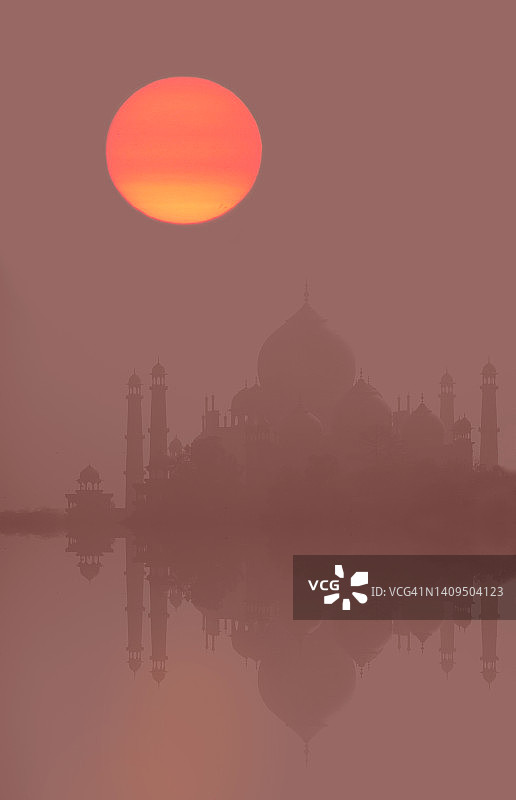 日出时分的泰姬陵图片素材