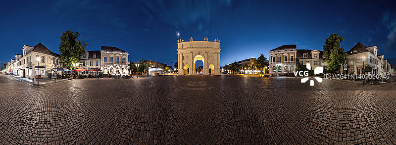 勃兰登堡门和路易森广场（波茨坦/勃兰登堡，德国）图片素材