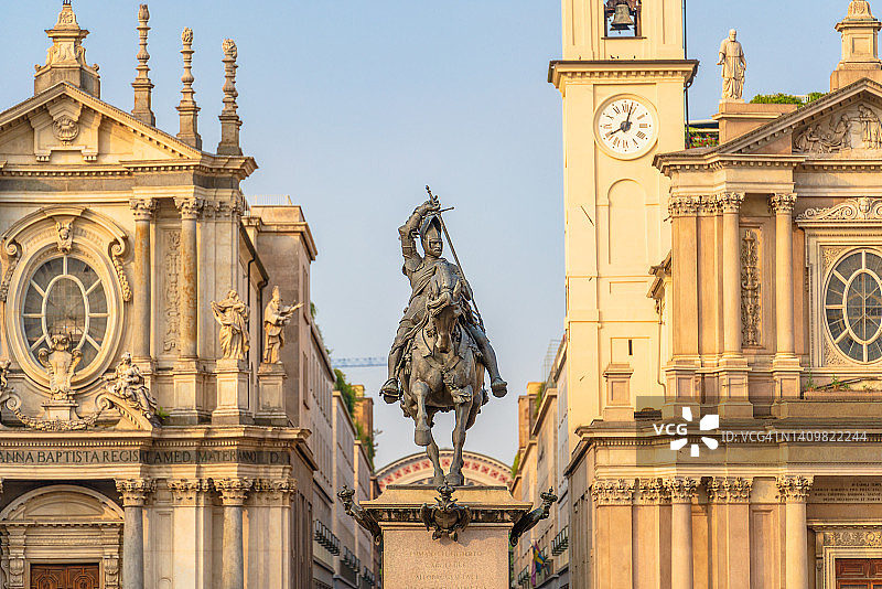 意大利都灵清晨圣卡洛广场图片素材