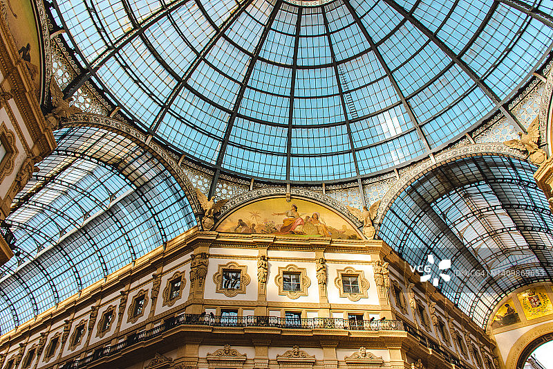 米兰维托里奥·埃马努埃莱二世拱廊街图片素材