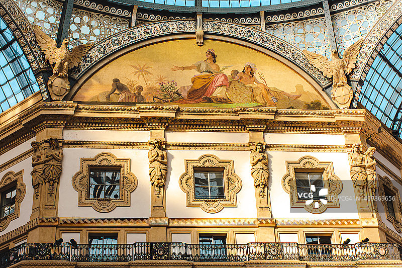 米兰维托里奥·埃马努埃莱二世拱廊街图片素材