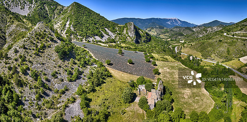 法国德龙省普罗旺斯薰衣草田图片素材