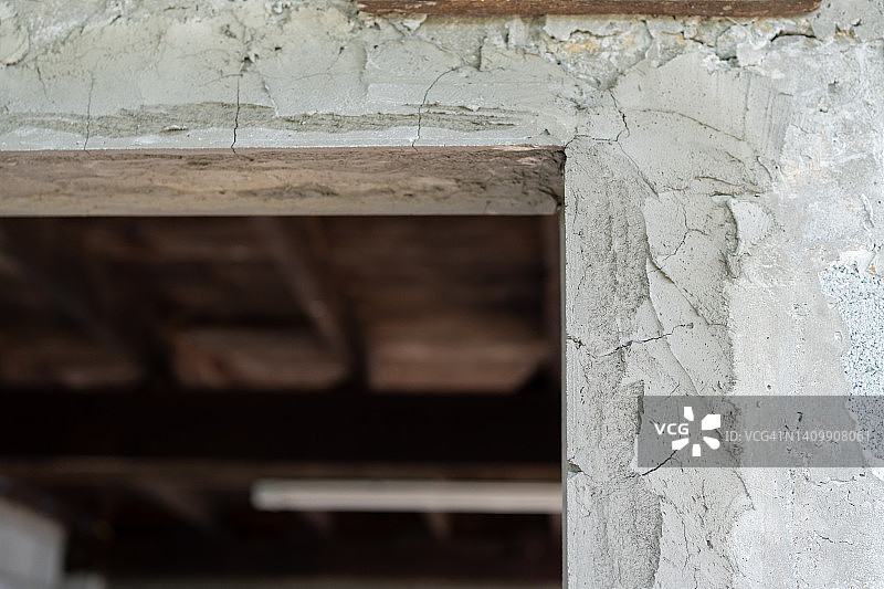 石膏匠正在装饰石膏边缘， Jab xiiam工艺图片素材