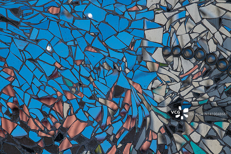 破损的镜子图片素材