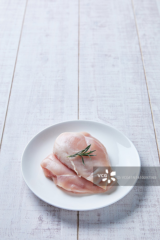 新鲜健康生鸡胸肉图片素材