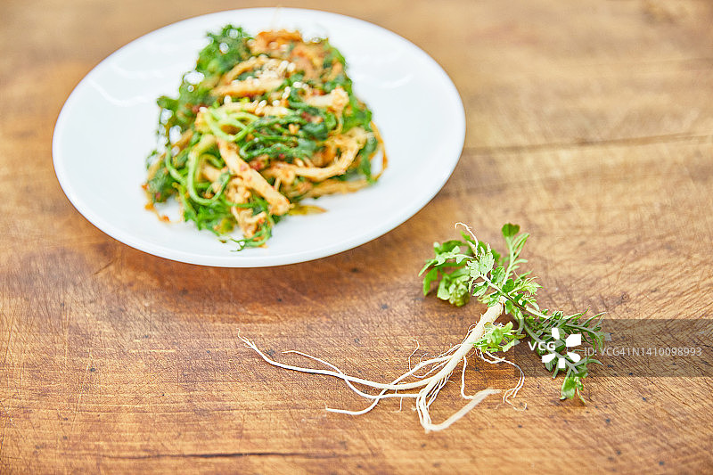 芥末、香草、萝卜等食材图片素材