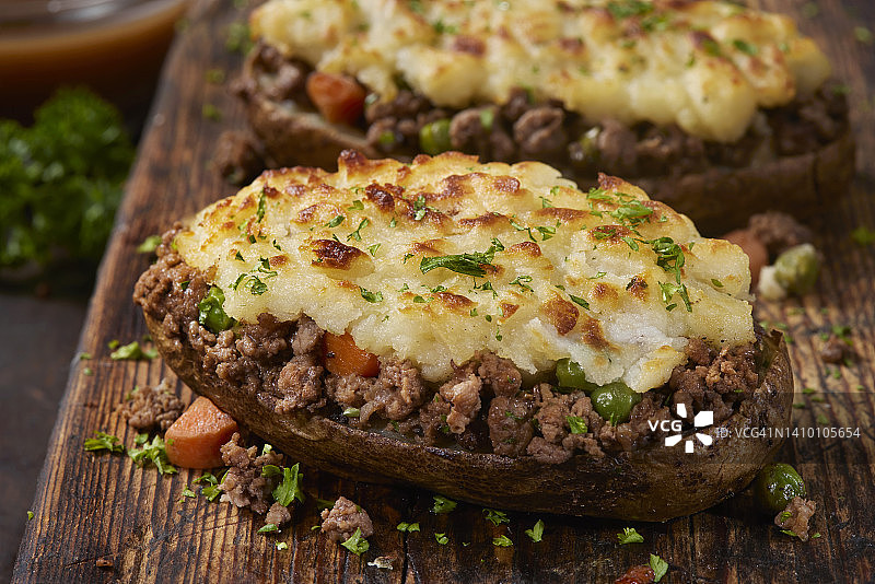 两次烘烤土豆牧羊人派图片素材