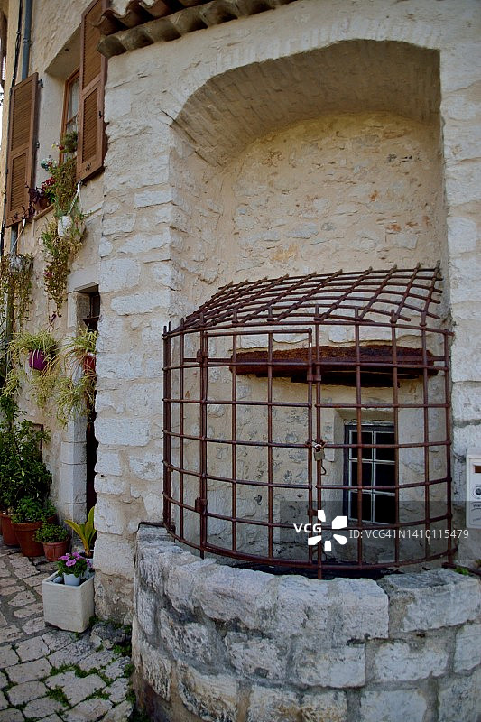 圣保罗德旺斯，老水井，普尔图内街图片素材