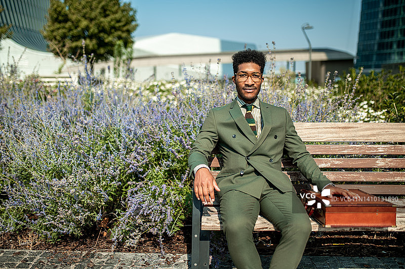 商务人士休息中图片素材