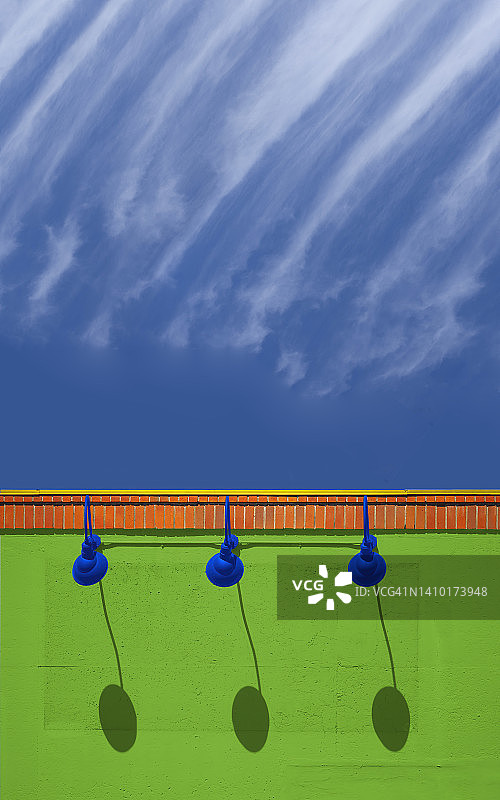 带灯罩的壁灯图片素材