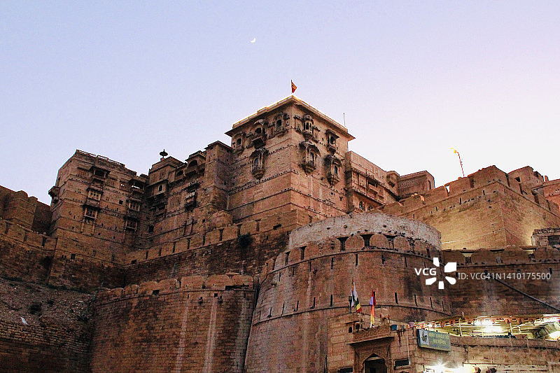 古老防御城市中的历史地标图片素材