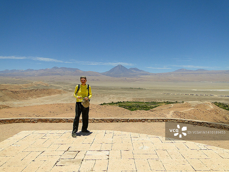 阿塔卡马沙漠和利坎卡布尔火山图片素材