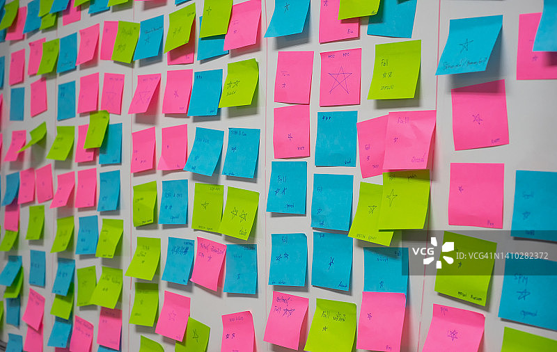 白板便利贴彩色笔记图片素材