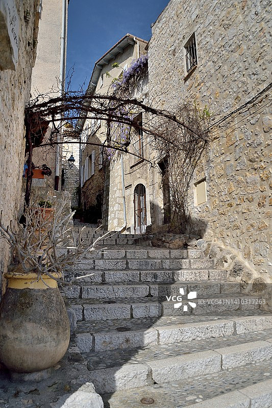 旺斯圣保罗狭窄的街道图片素材