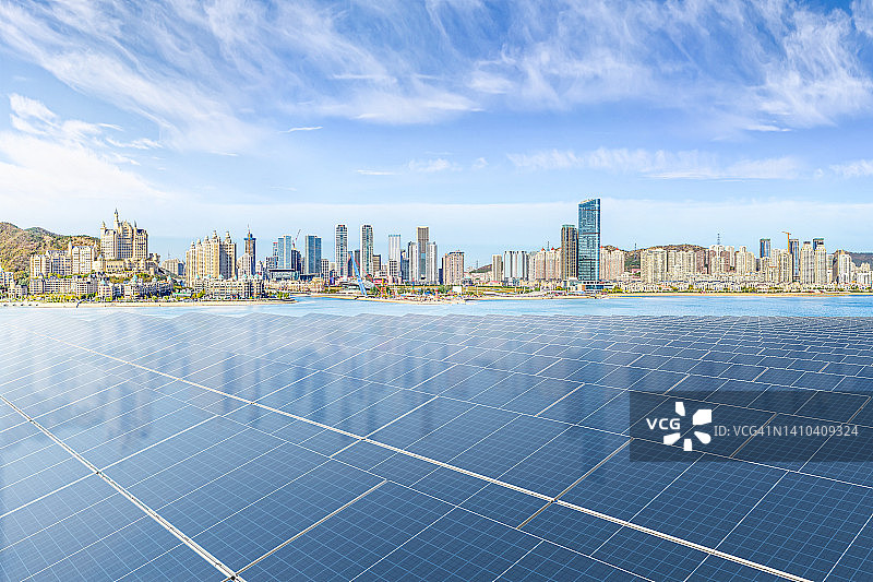 市中心城市和太阳能发电厂图片素材