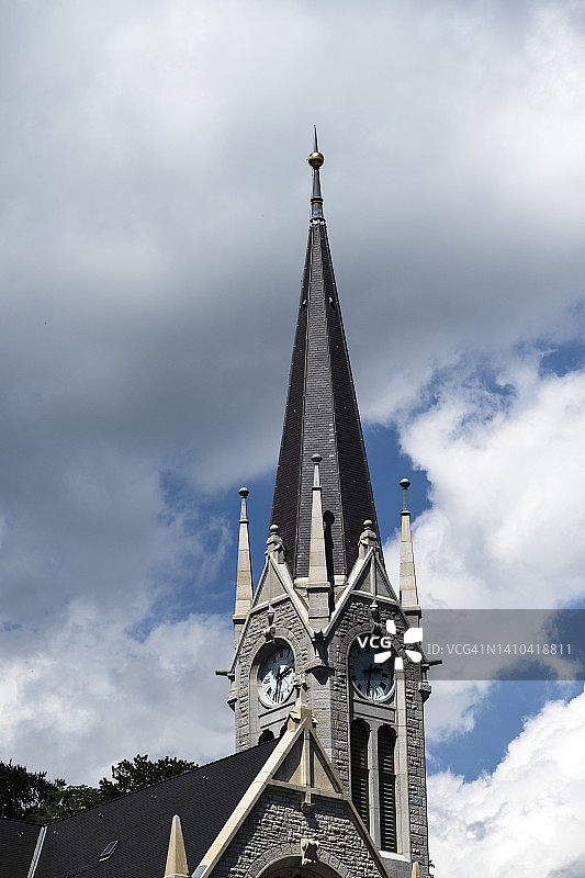 瑞士比尔市中心教堂的高处部分图片素材