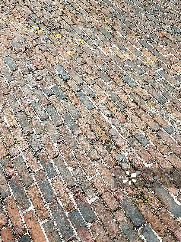 鹅卵石铺成的旧院子背景图片素材