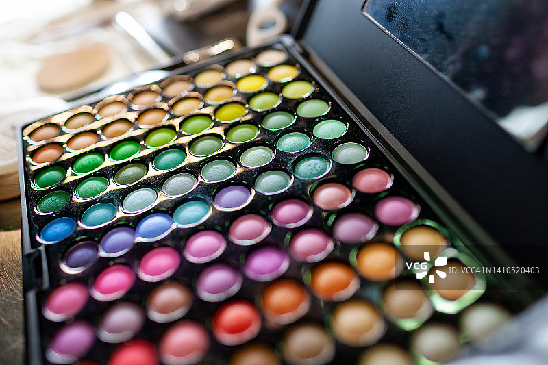 彩色眼影盘图片素材