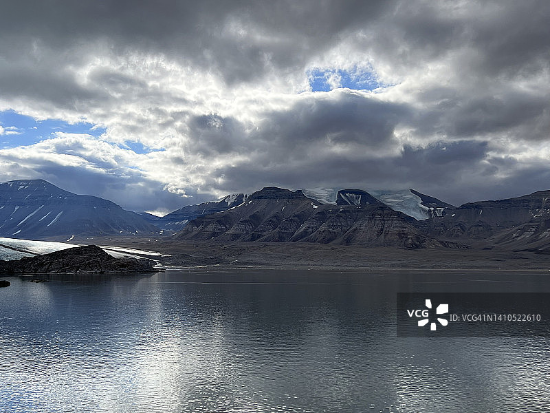 从比勒峡湾看到的诺登舍尔德冰川图片素材
