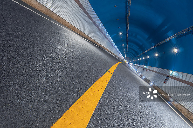 现代公路隧道地下通道图片素材