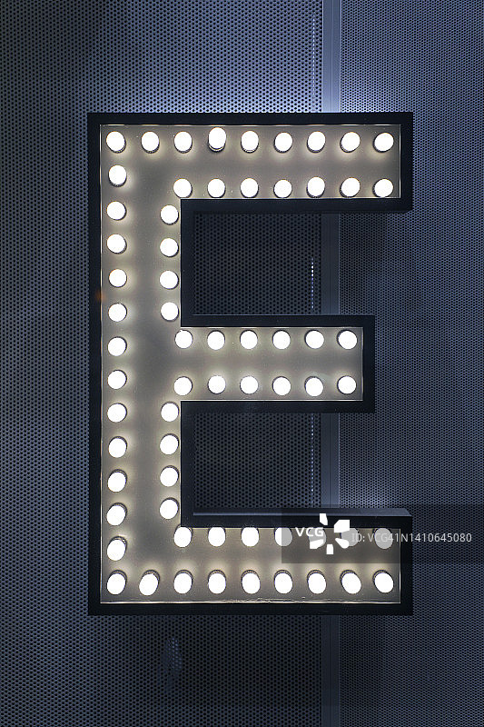 大写字母“E”图片素材