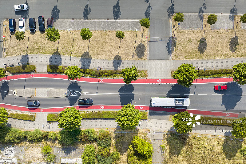 住宅区 - 街道和自行车道 - 鸟瞰图图片素材