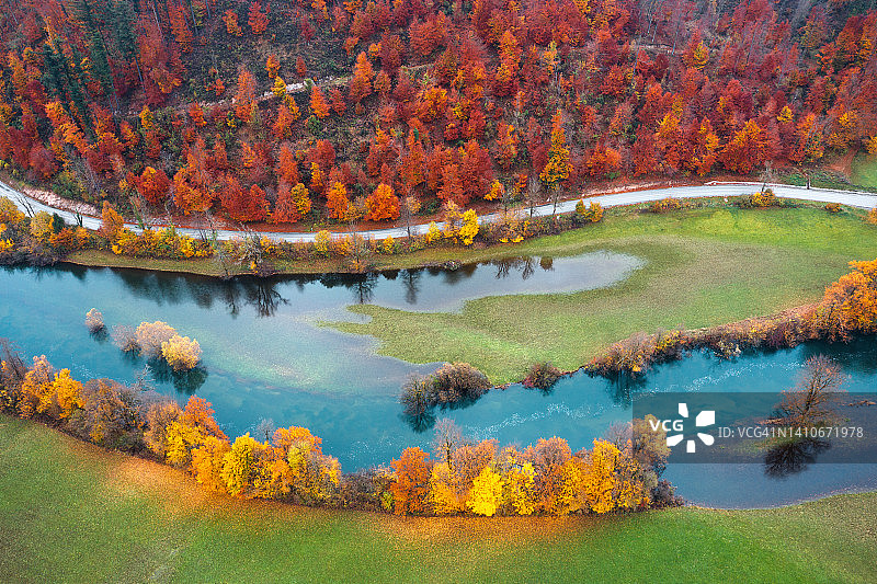 绚丽的乡村秋色图片素材