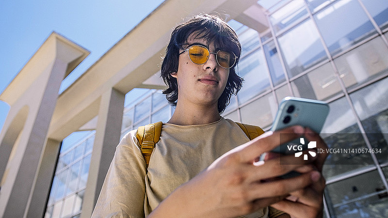 户外手机生活方式图片素材