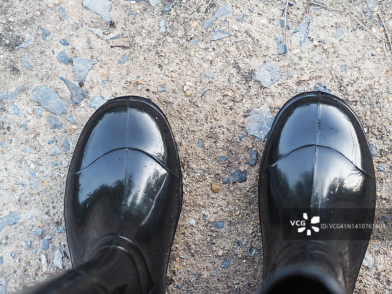 园艺用黑色靴子图片素材