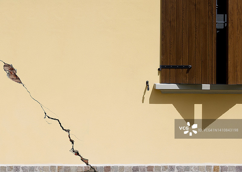 外墙裂缝图片素材