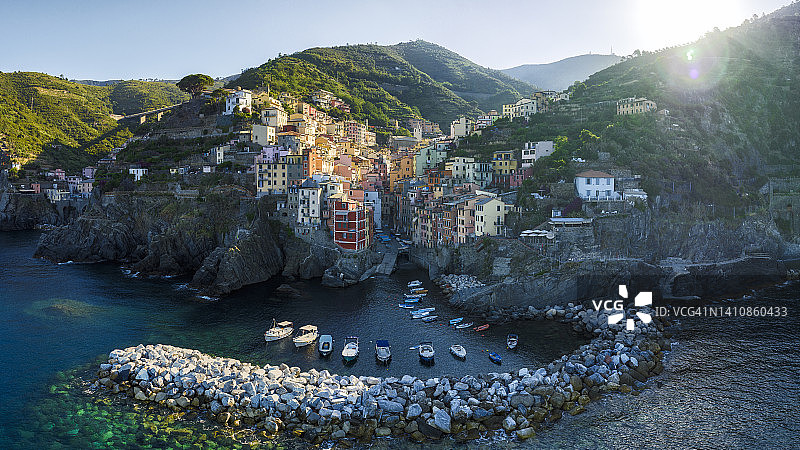 意大利利古里亚里奥马焦雷美丽城市航拍图片素材