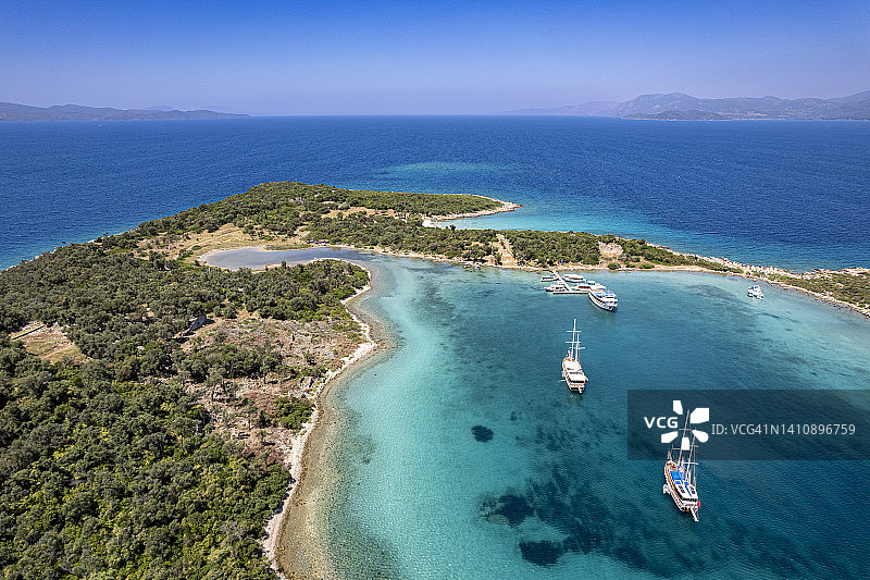 每日乘船游览：蓝色之旅，瑟迪尔岛之旅，土耳其穆拉图片素材