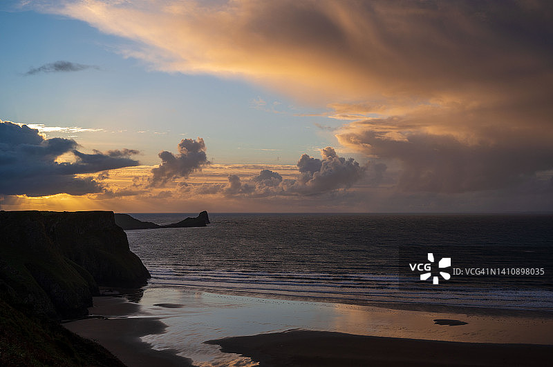 罗西里蠕虫岬海滩沉船日落倒影图片素材