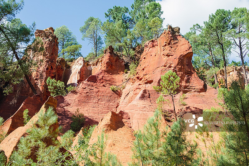 鲁西荣赭石悬崖图片素材