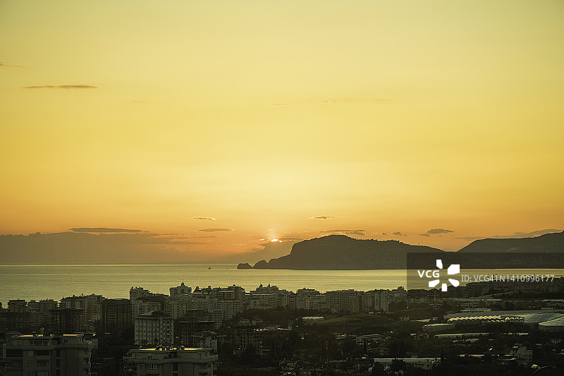 阿拉尼亚日落城市风光图片素材