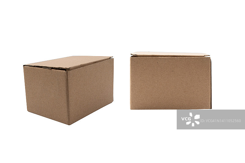白色背景上的棕色纸板箱图片素材