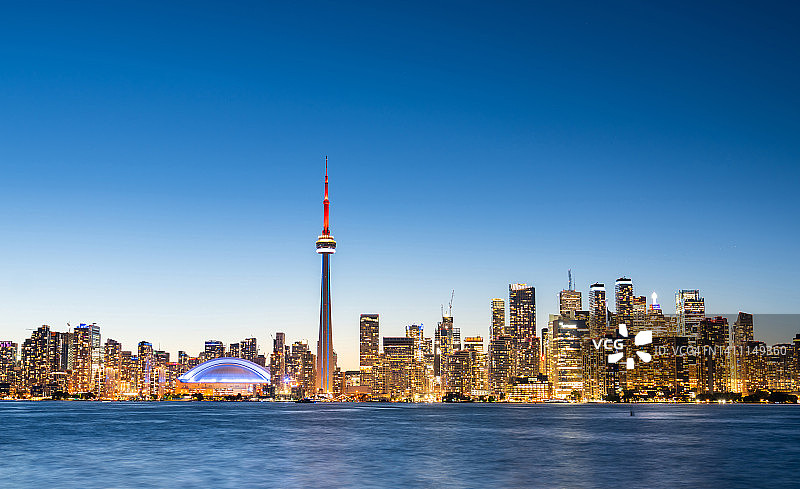 加拿大安大略省多伦多城市天际线夜景图片素材