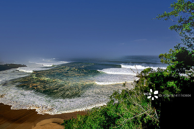 美国夏威夷威美亚海湾的冬季海浪图片素材