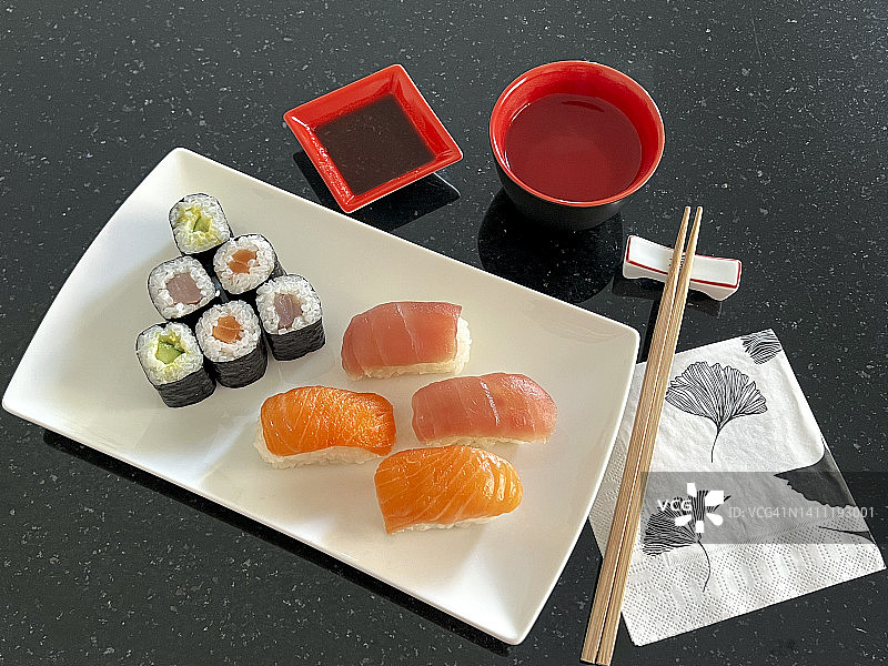 寿司和生鱼片特写图片素材