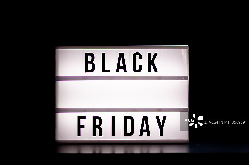 黑色星期五，黑色背景上的灯箱图片素材