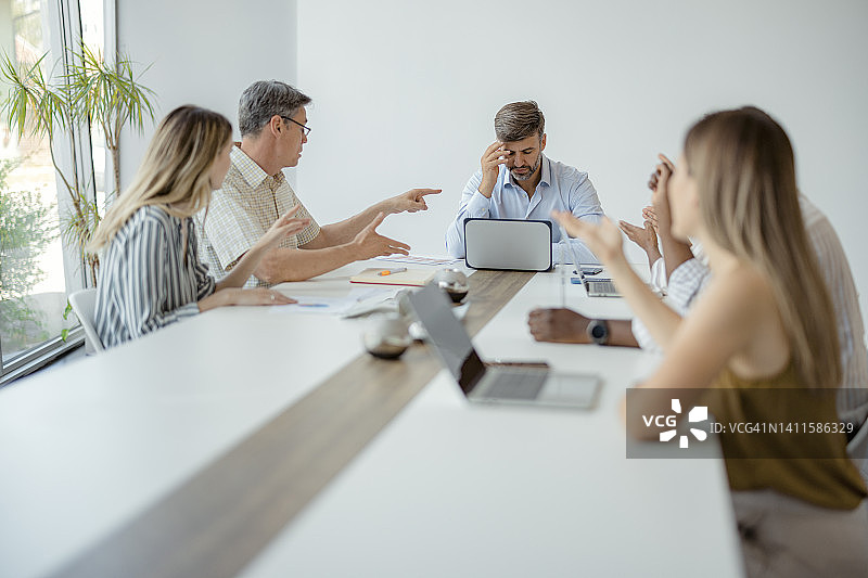 我快要被这些需求淹没了图片素材