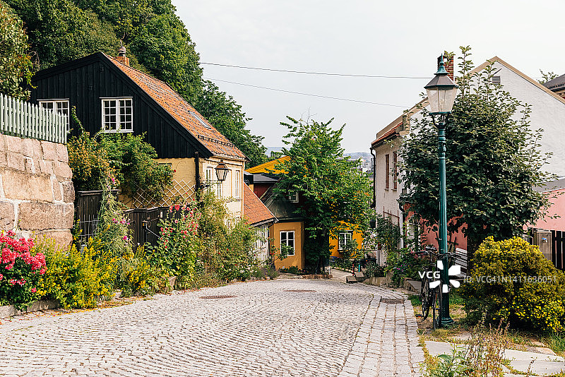 阳光明媚夏日下的挪威奥斯陆的达姆斯泰德街图片素材